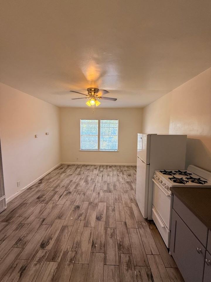1023 Osage Ave - Photo 2 of 7