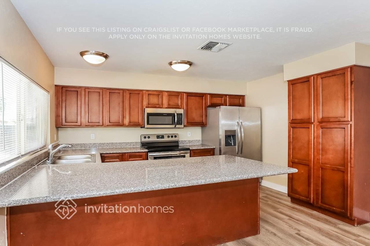 7129 West Merrell Street - Photo 6 of 17