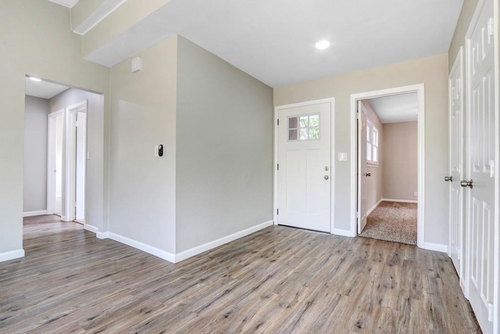 713 W Avenue H10 - Photo 3 of 15