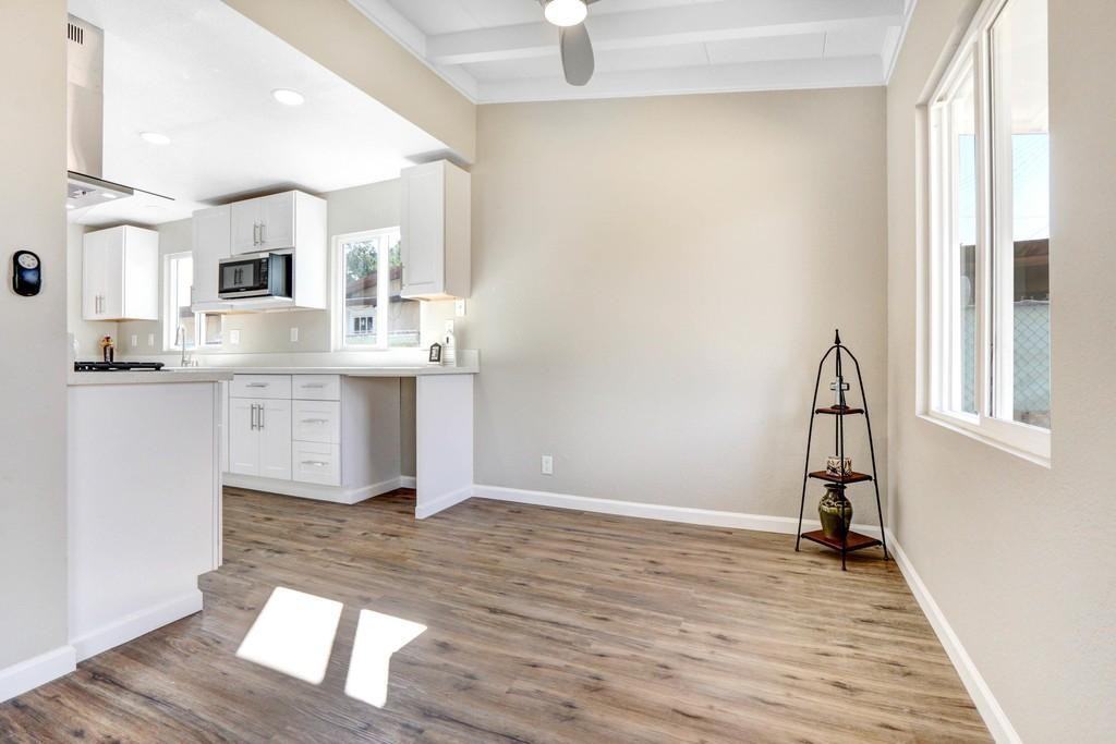 713 W Avenue H10 - Photo 5 of 15