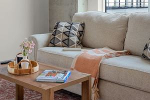 featured image of 617 N 12th St