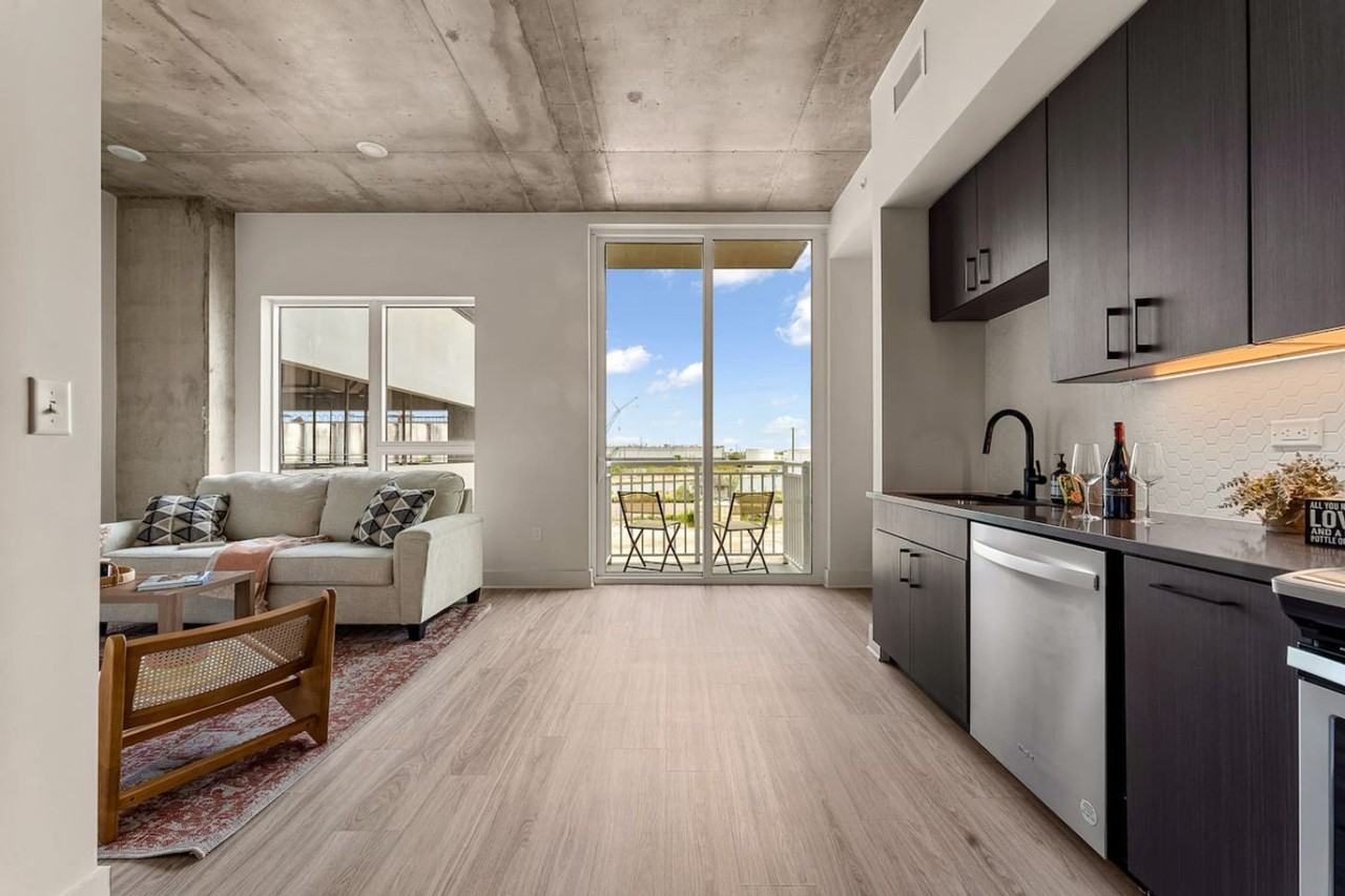 617 N 12th St #1312526P - Photo 3 of 22