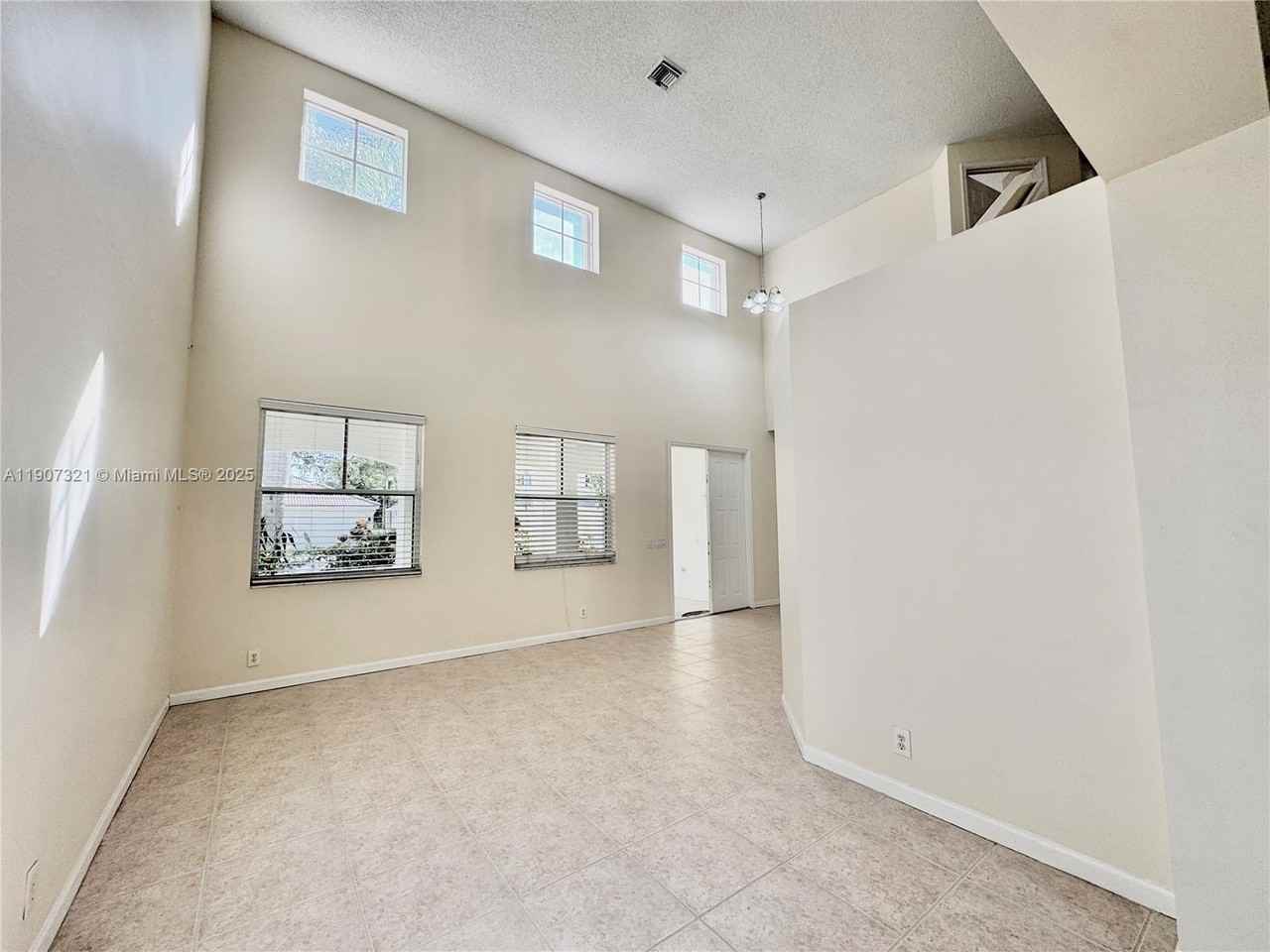 4383 Laurel Ridge Circle - Photo 5 of 45