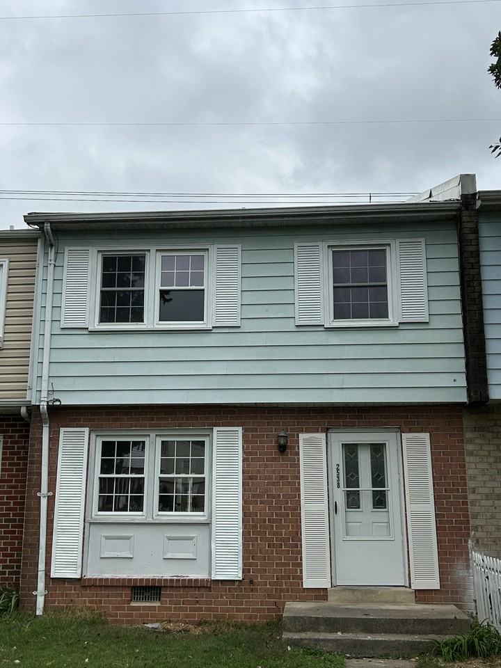 2538 Sedgewick Place - Photo 3 of 45