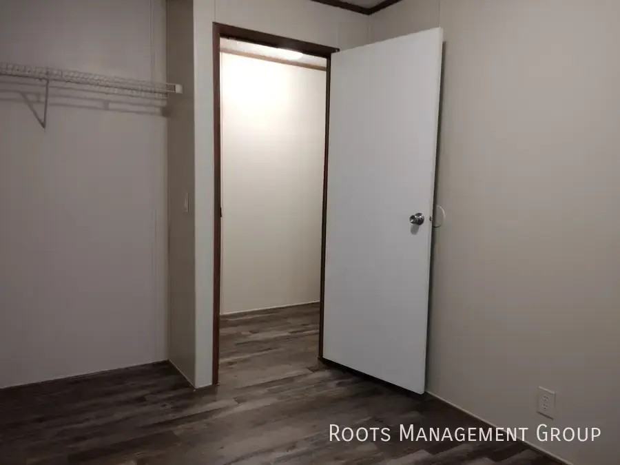 2418 Gena Ann Ln - Photo 4 of 9