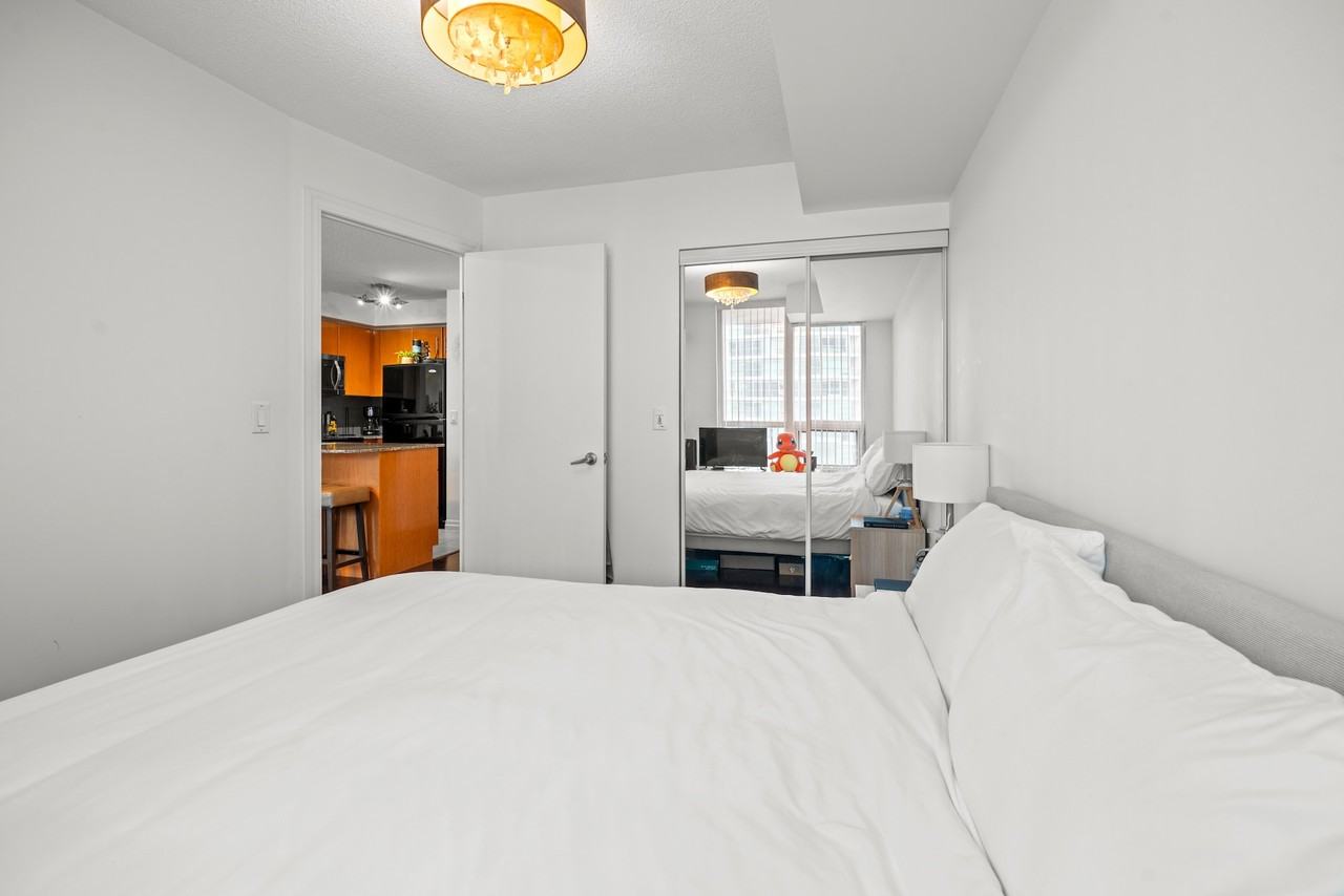 16 Yonge Street - Photo 3 of 7