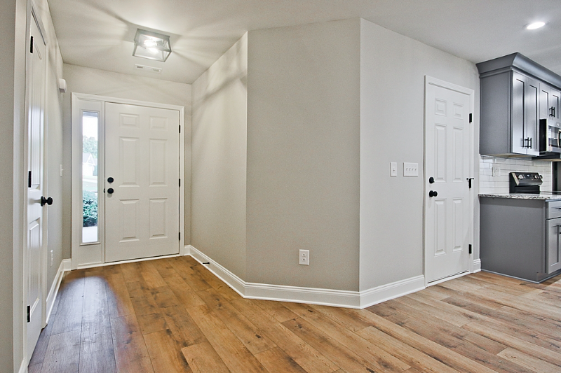 620 Walnut Woods Dr - Photo 2 of 21