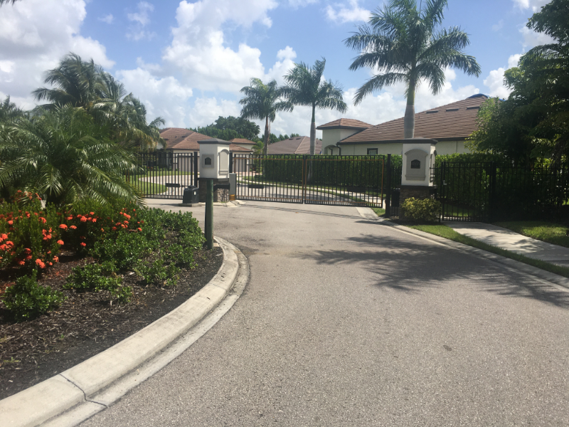 1126 S Town And River Dr - Photo 2 of 15