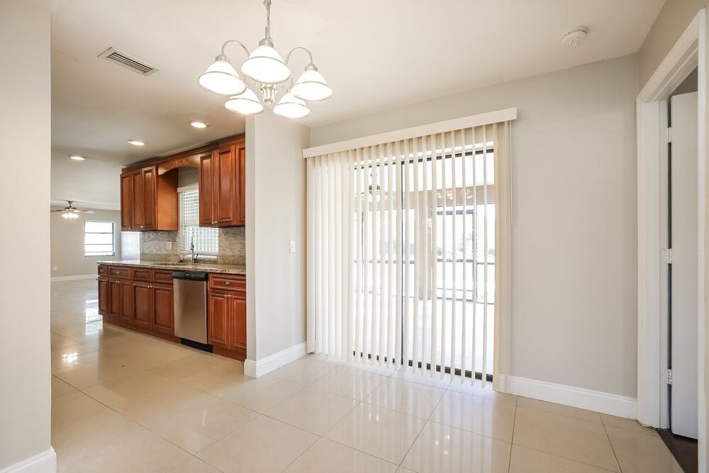 25353 Doredo Drive - Photo 7 of 16