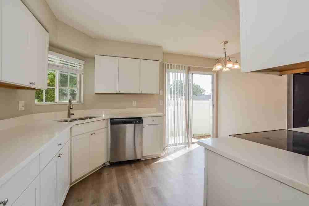 536 Harvard Place - Photo 6 of 16