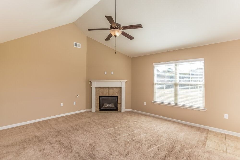 2729 Miner Cv - Photo 2 of 15