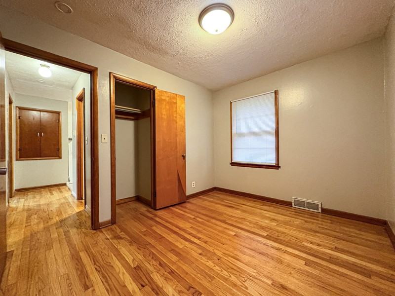 5618 Huntington Avenue - Photo 6 of 19