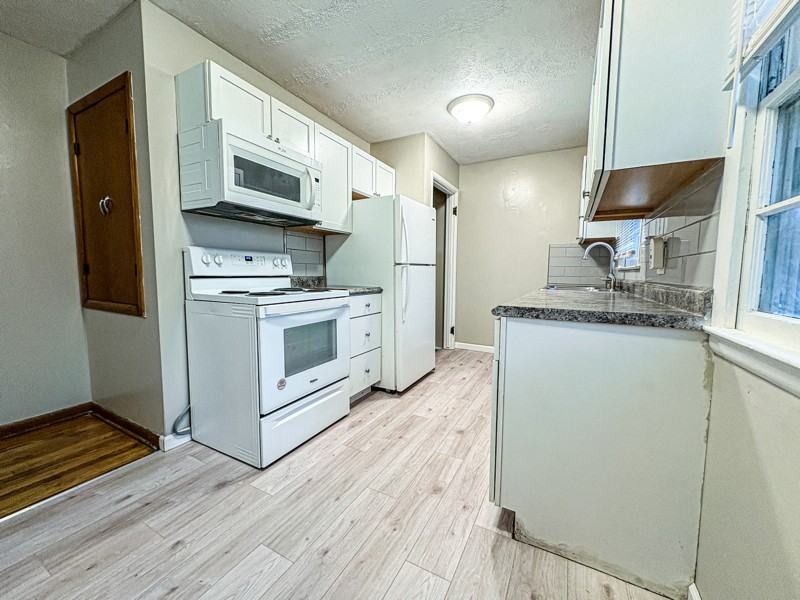 5618 Huntington Avenue - Photo 2 of 19