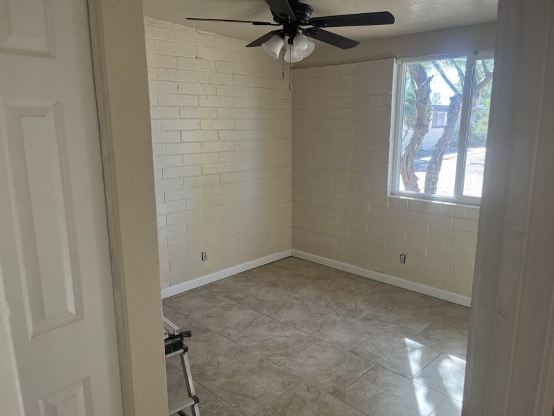 3913 S Queen Palm Dr - Photo 2 of 15