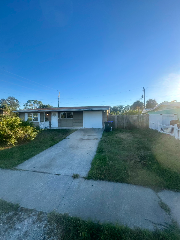 8005 Cristobal Ave - Photo 2 of 8