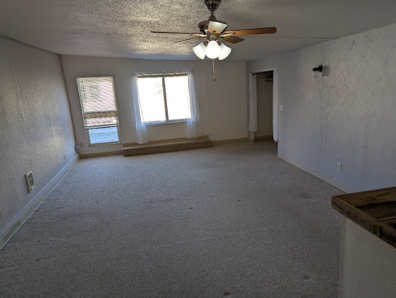 1717 Se Clatsop St #B - Photo 2 of 8