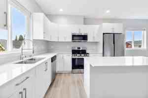 featured image of 5724 Sterling Ave #105