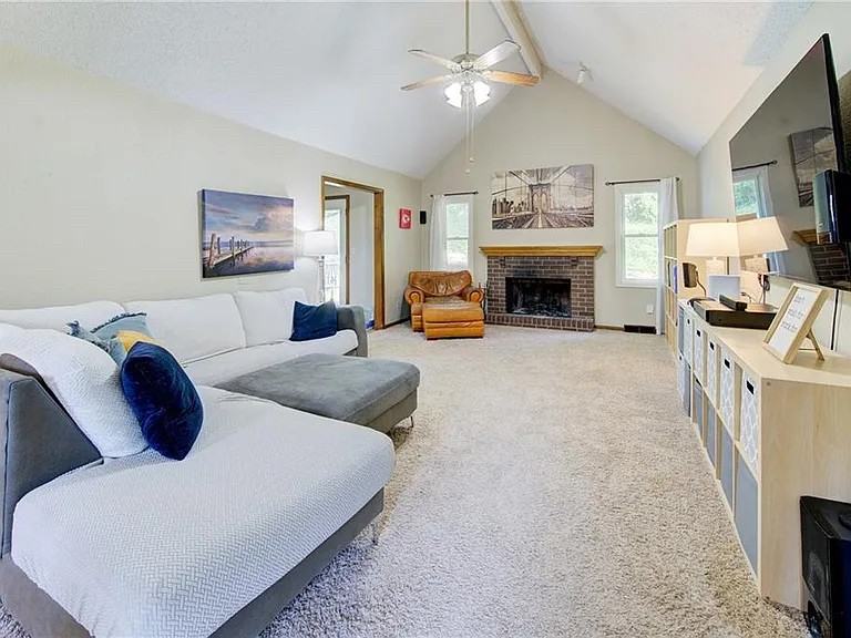 5510 Nw Seminole Dr - Photo 2 of 4