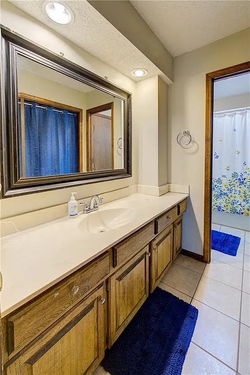 5510 Nw Seminole Dr - Photo 3 of 4