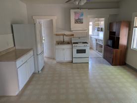 1717 Se Clatsop St #A - Photo 1 of 1