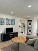 featured image of 637 E 35th St