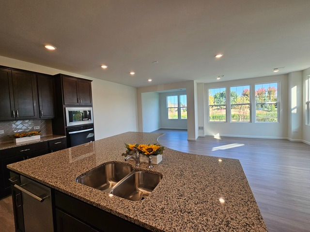 24408 W Alexis Ln #24408 - Photo 4 of 16