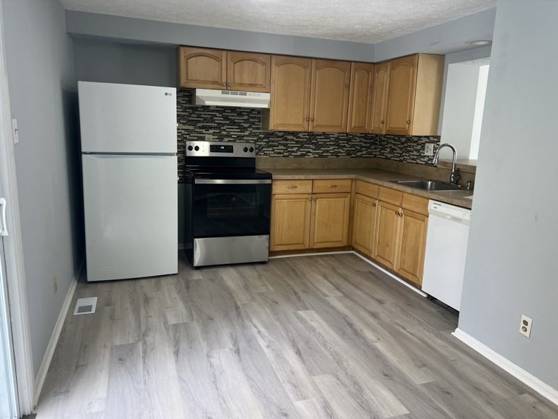 72 Dorchester Circle - Photo 6 of 14