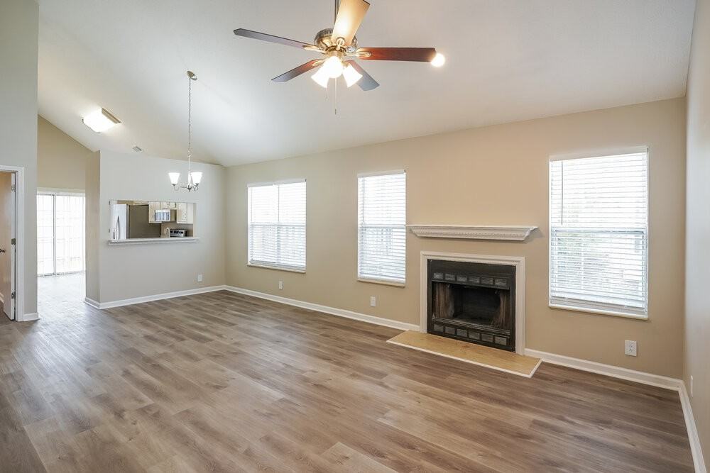 1016 Mansker Dr - Photo 4 of 17