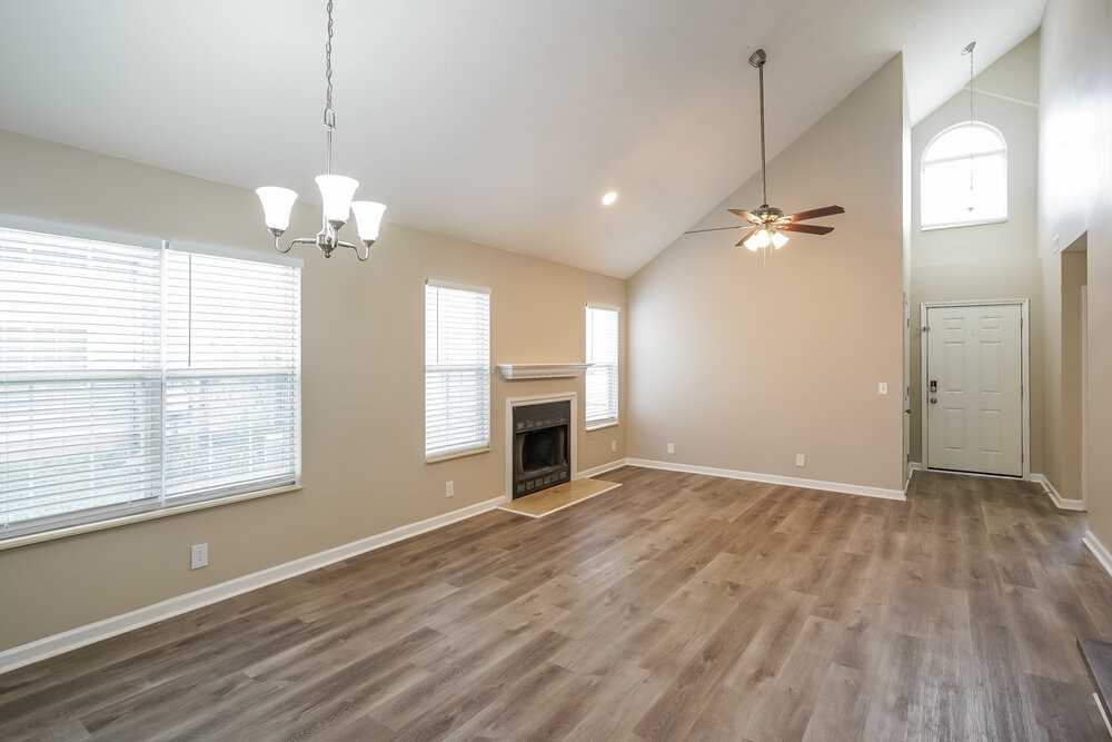 1016 Mansker Dr - Photo 6 of 17