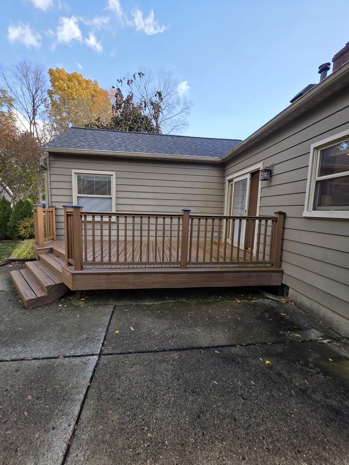 140 Pleasant St - Photo 3 of 17