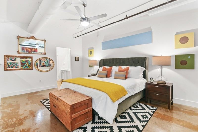 South Side on Lamar - Photo 4 of 47