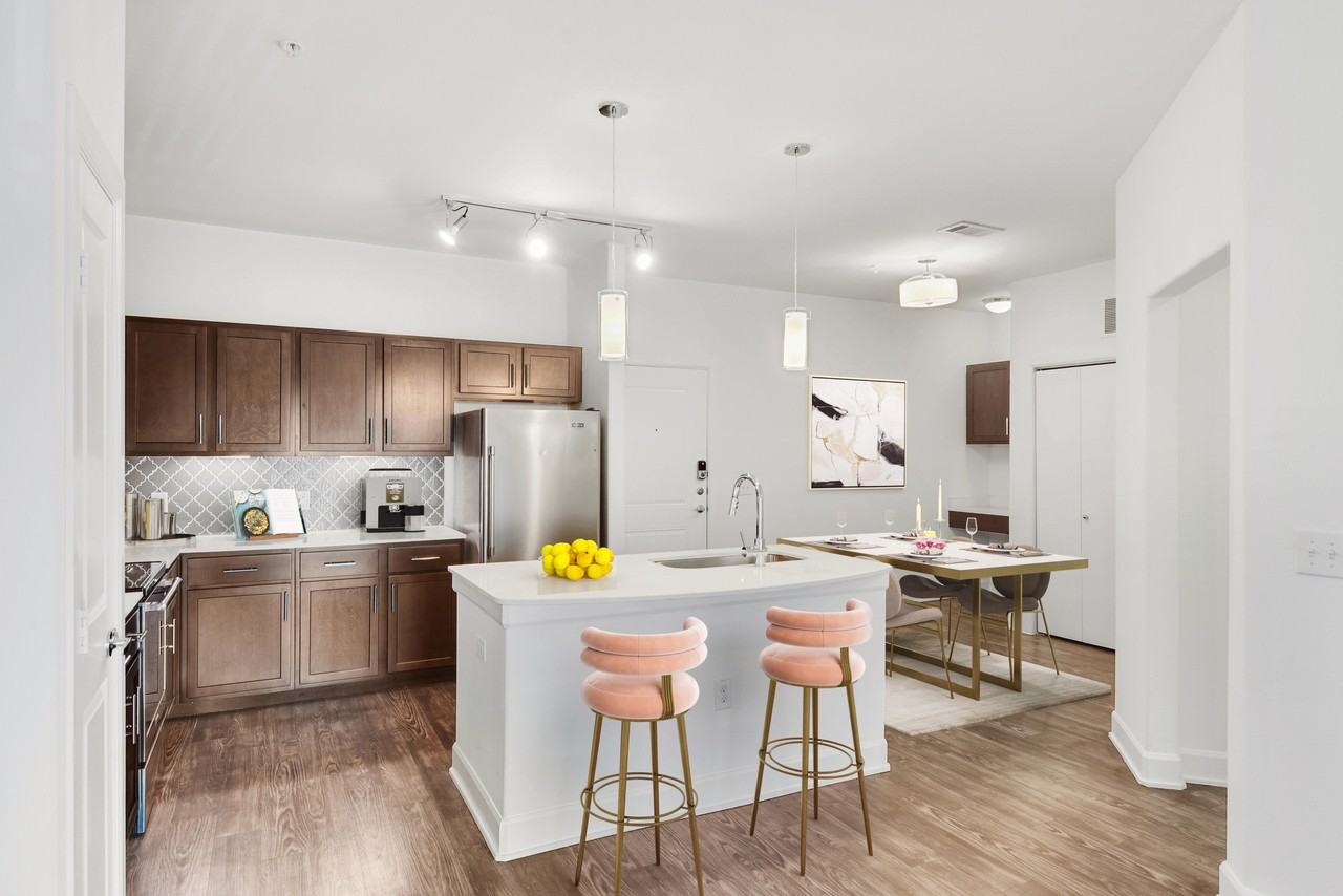 Ambrosio Apartments - Photo 2 of 40