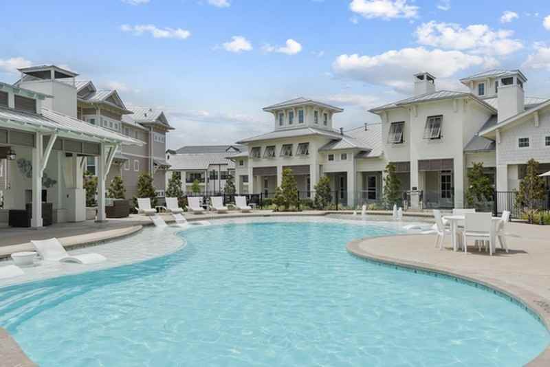 Edgewater - Photo 5 of 37