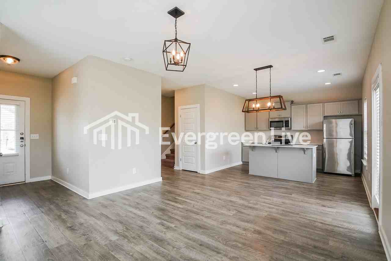 11103 Summerchase Loop - Photo 2 of 15