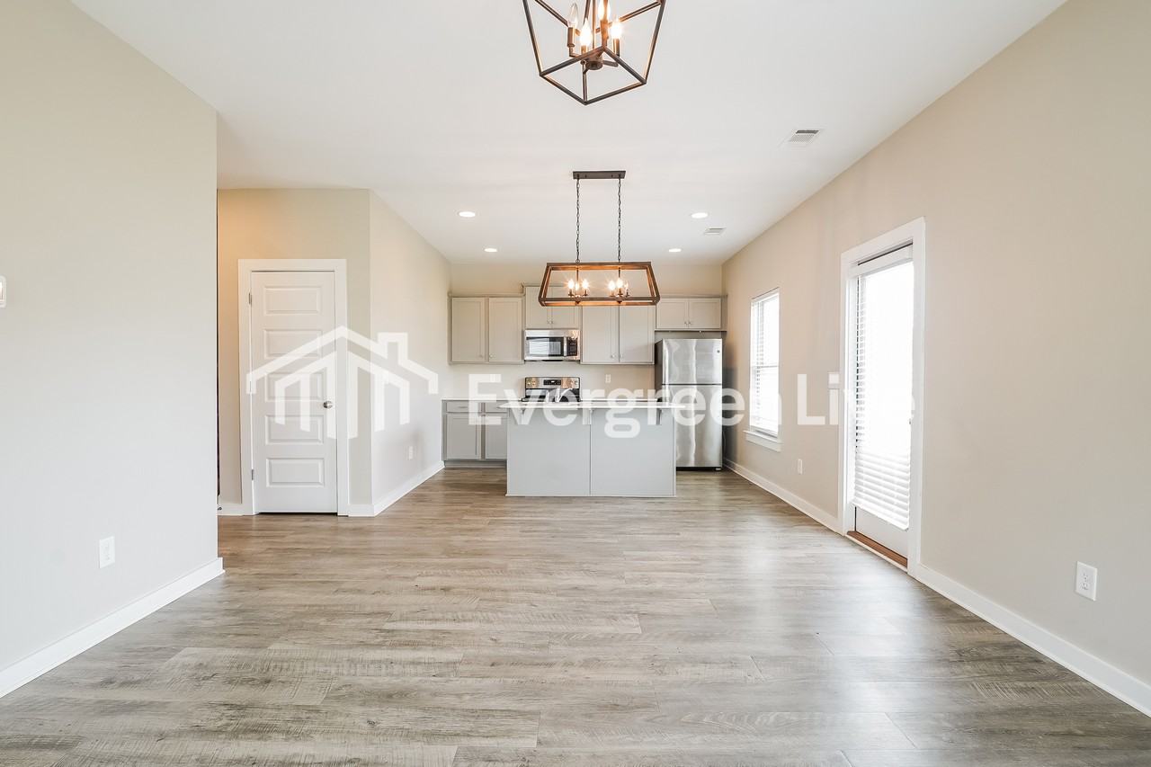 11103 Summerchase Loop - Photo 3 of 15