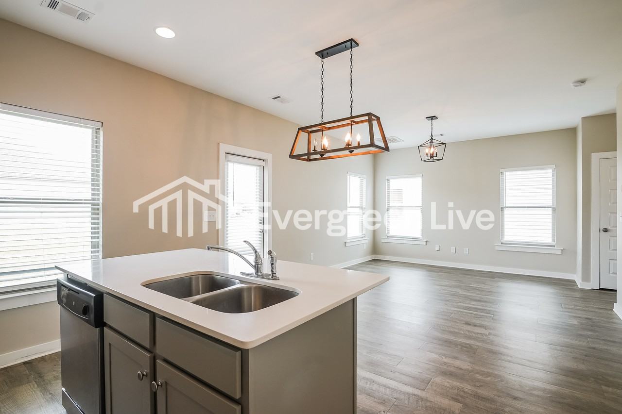 11103 Summerchase Loop - Photo 6 of 15