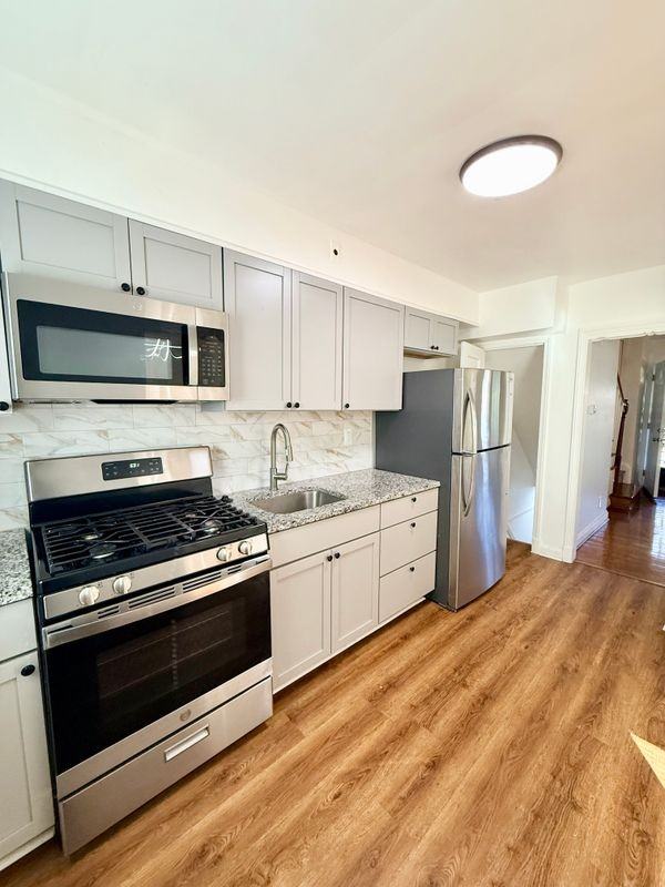 802 Wicklow Rd - Photo 2 of 10