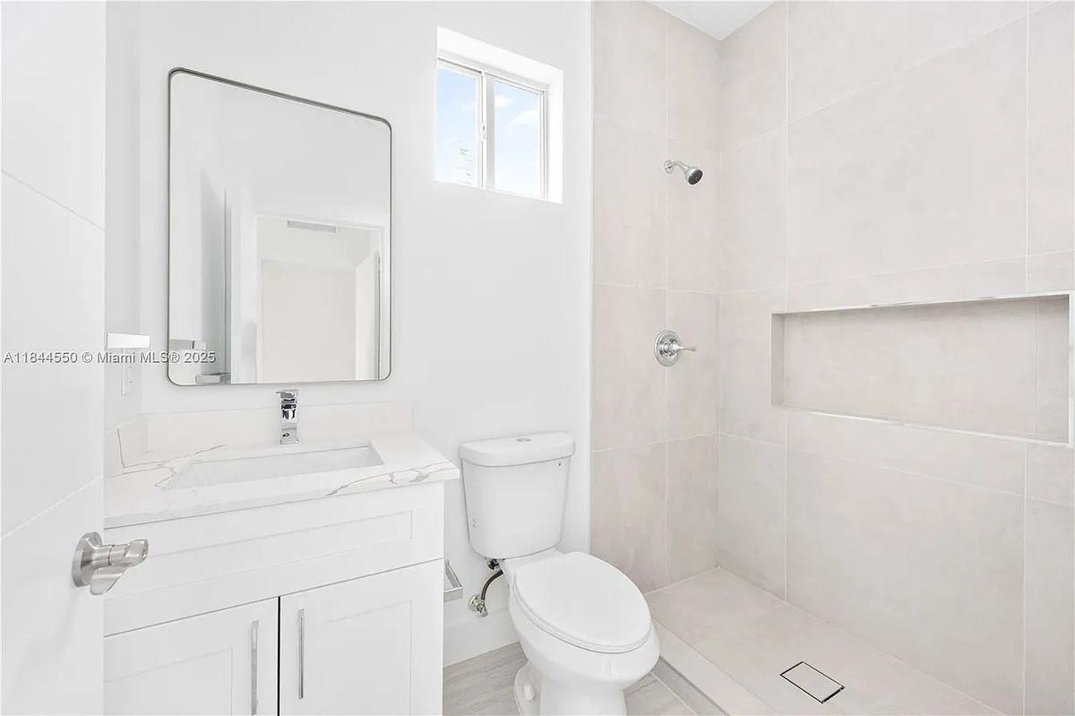 10741 Sw 217th St ##B - Photo 5 of 12