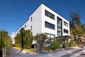 featured image of 140 Kingston Rd