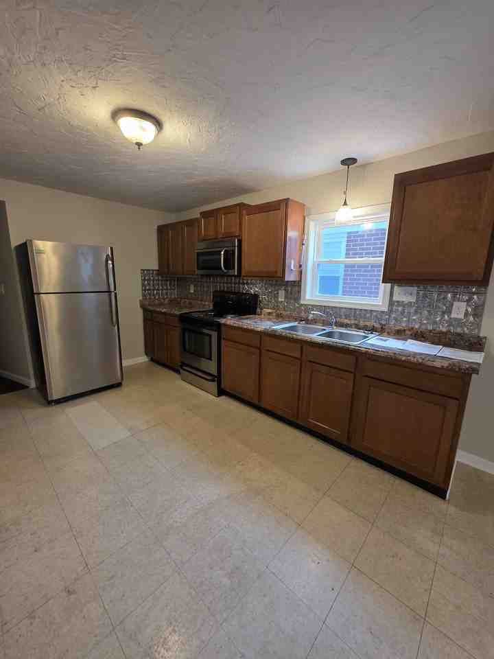 324 3rd Street #1 - Photo 3 of 15