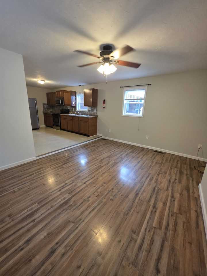 324 3rd Street #1 - Photo 4 of 15