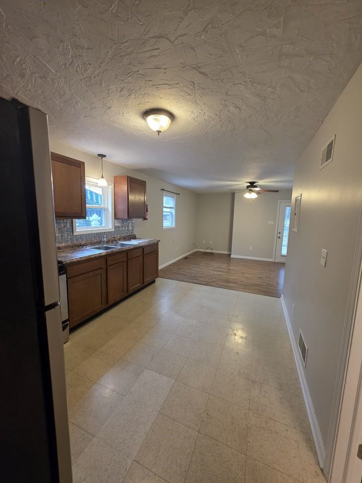 324 3rd Street #1 - Photo 7 of 15