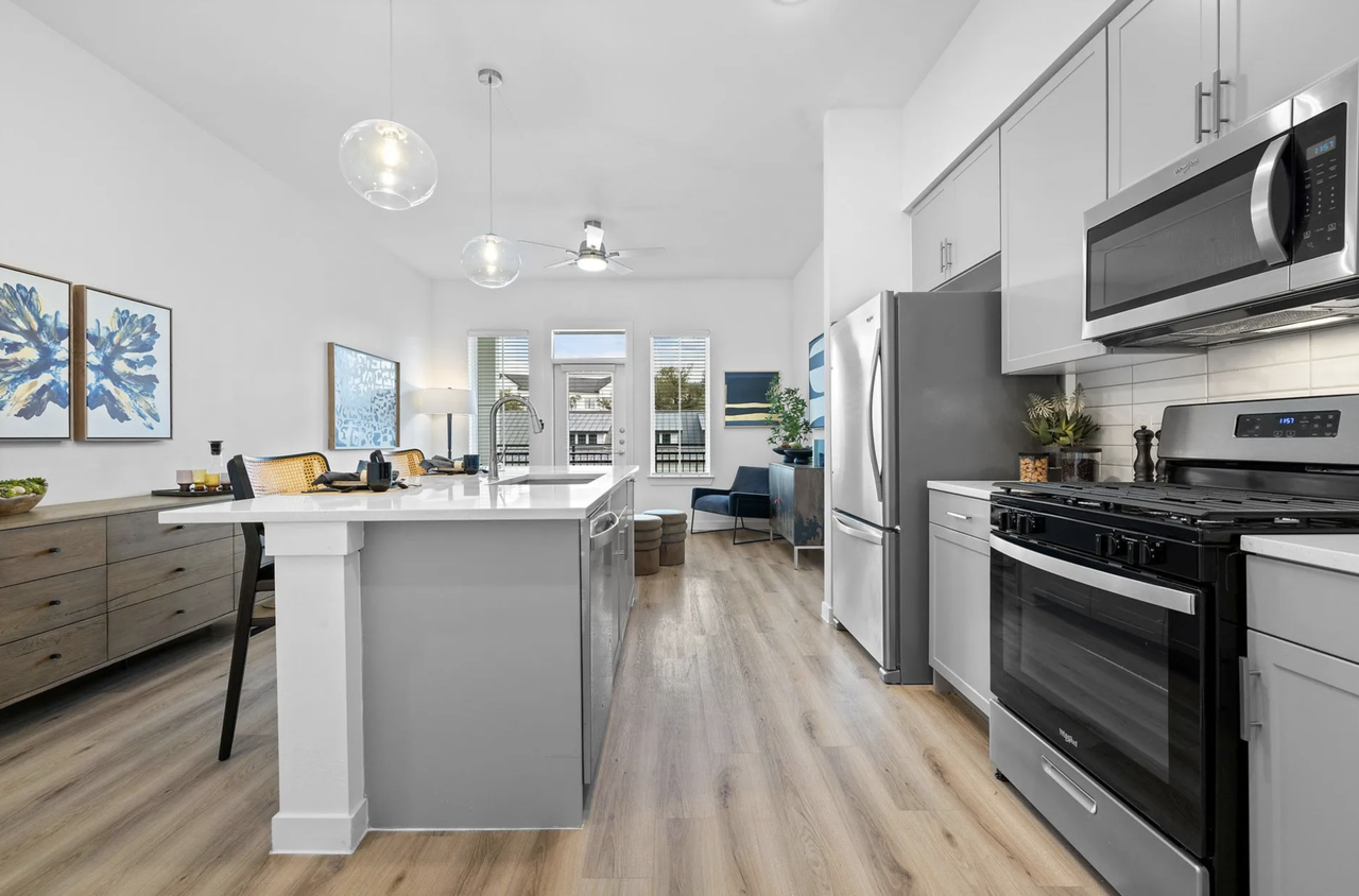 11518 North FM 620 - Photo 3 of 13