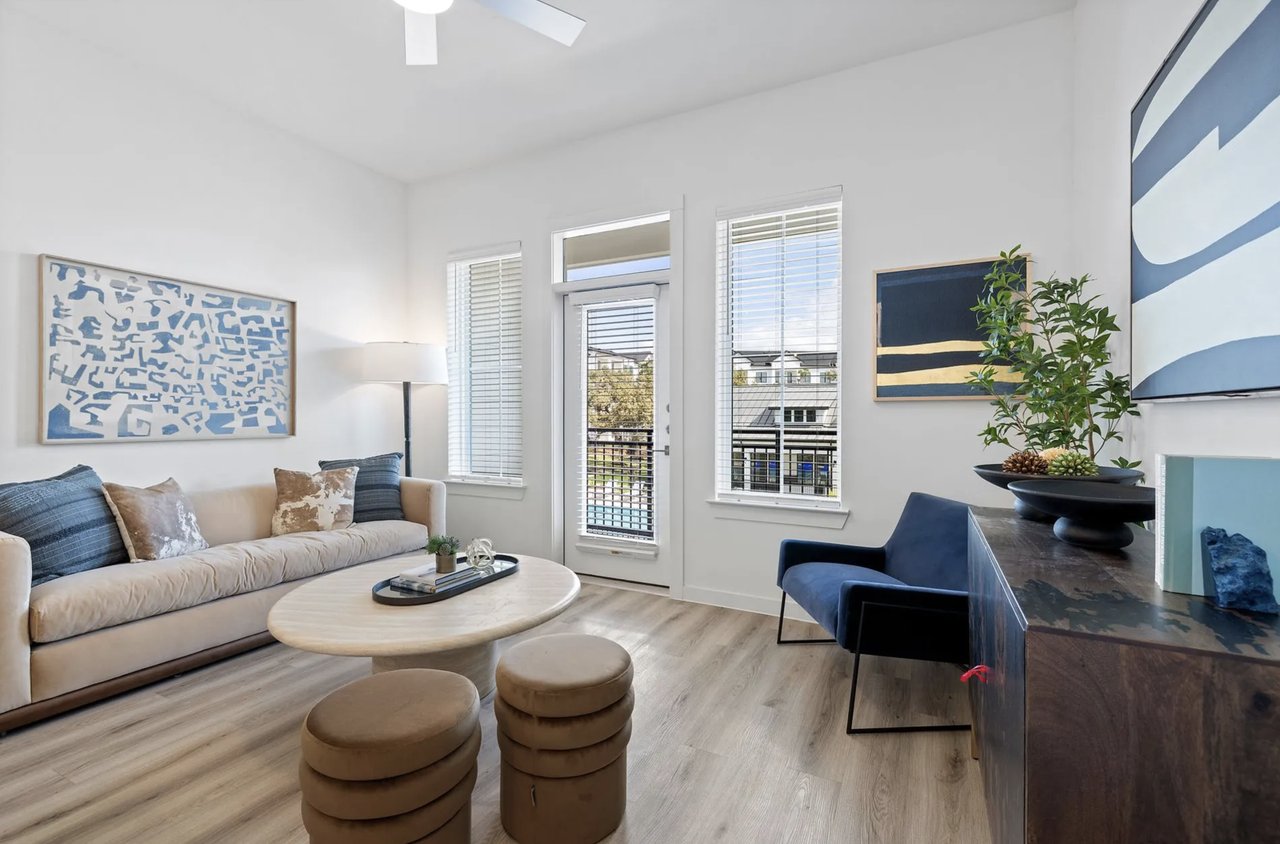 11518 North FM 620 - Photo 2 of 13