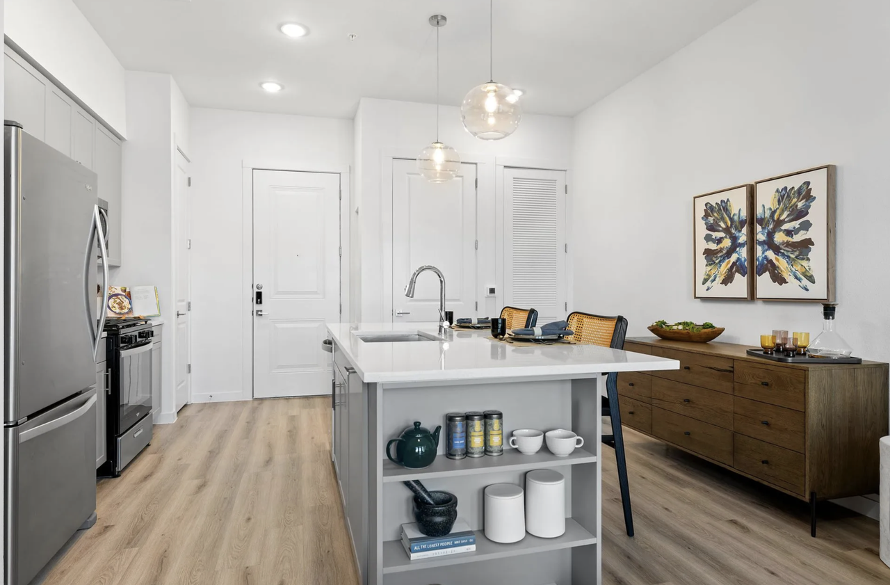 11518 North FM 620 - Photo 4 of 13