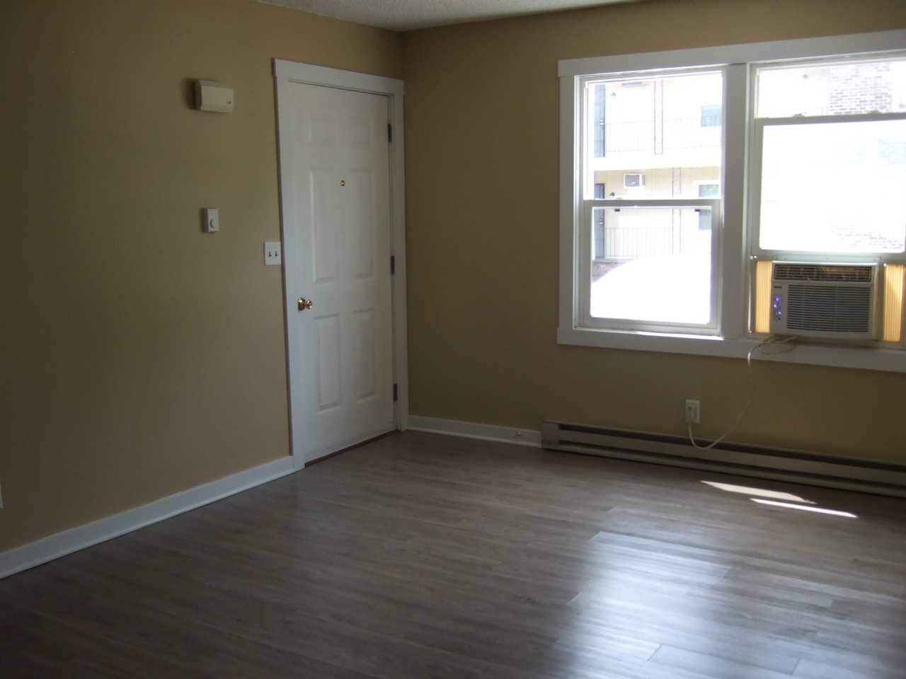 410 N 5th St #8 - Photo 4 of 9