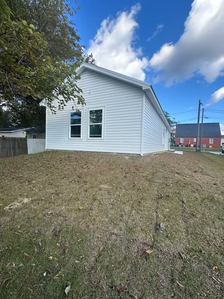 405 Apple Ln #NA - Photo 2 of 7