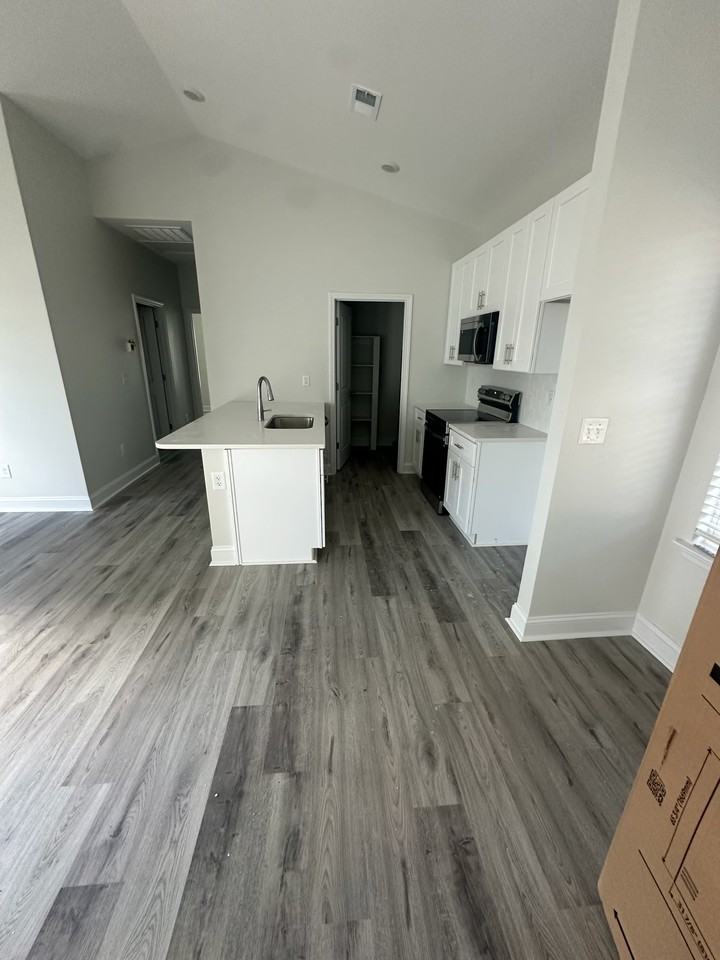 405 Apple Ln #NA - Photo 3 of 7