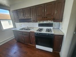 featured image of 589 Mercer Ave #2