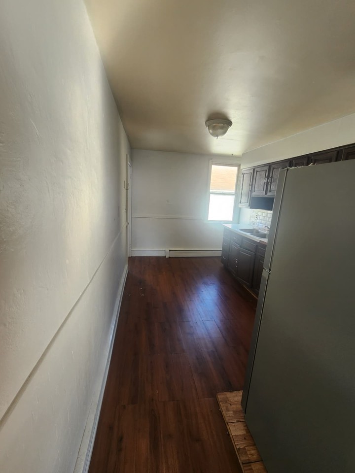 589 Mercer Ave #2 - Photo 3 of 12